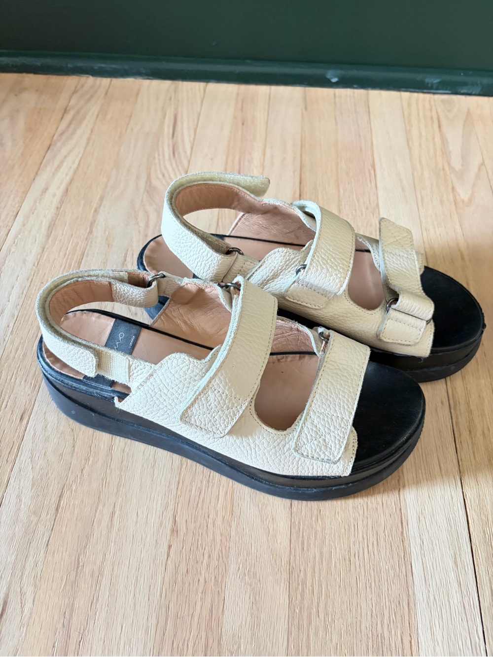 Gaimo Cream Leather Velcro Platform Sandals size 39 (8.5 US)